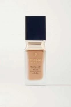 Brand new 😍 CLÉ DE PEAU BEAUTÉ Radiant Fluid Matte Foundation SPF20 - O20, 35ml 🎁